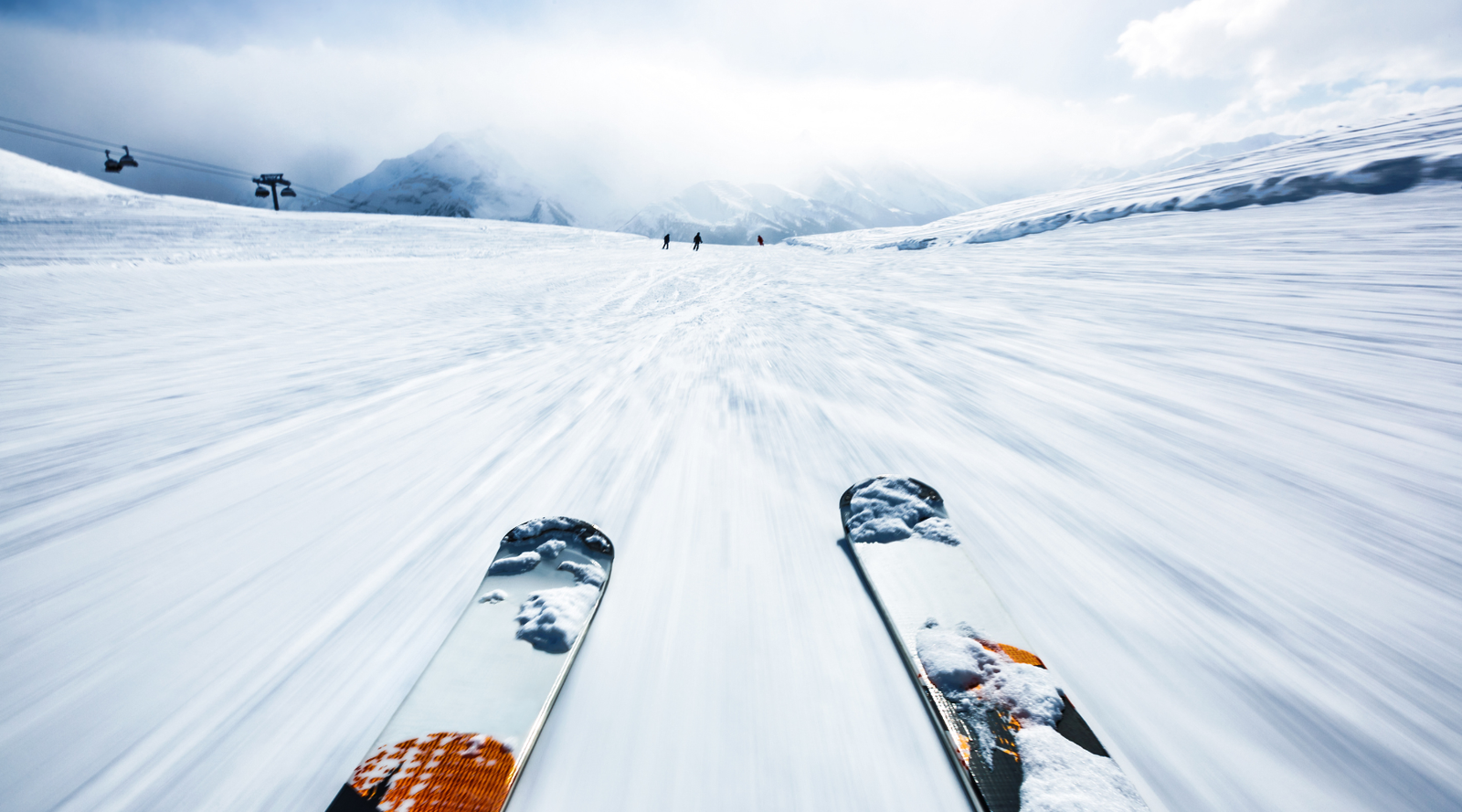 How to Clean Ski Bases After a Day on the Mountain