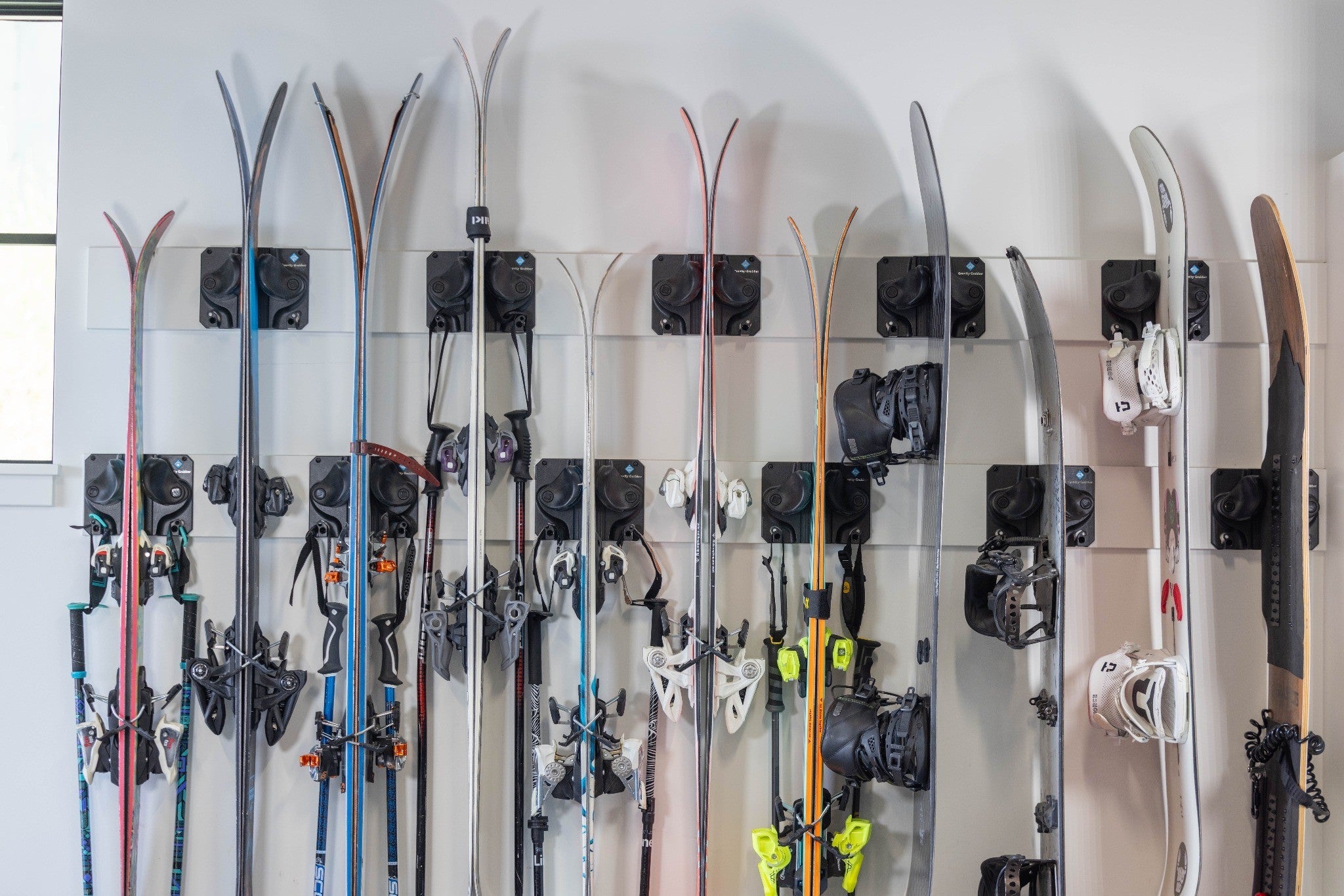 Wall Mount Ski Rack: The Best Way to Store Your Skis (Without Sacrific ...