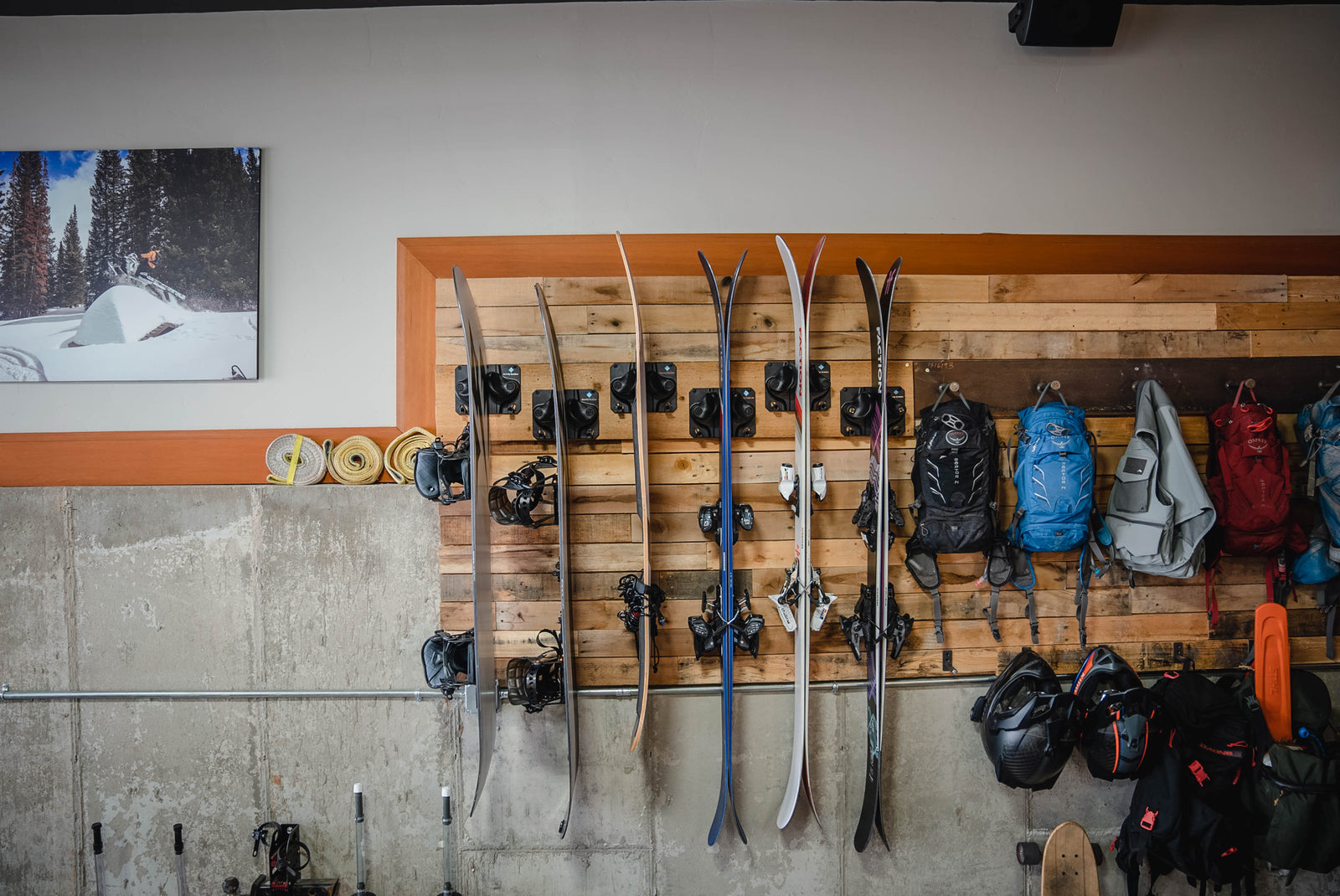 Ski Wall Hanging: How to Hang Your Skis with Style and Functionality