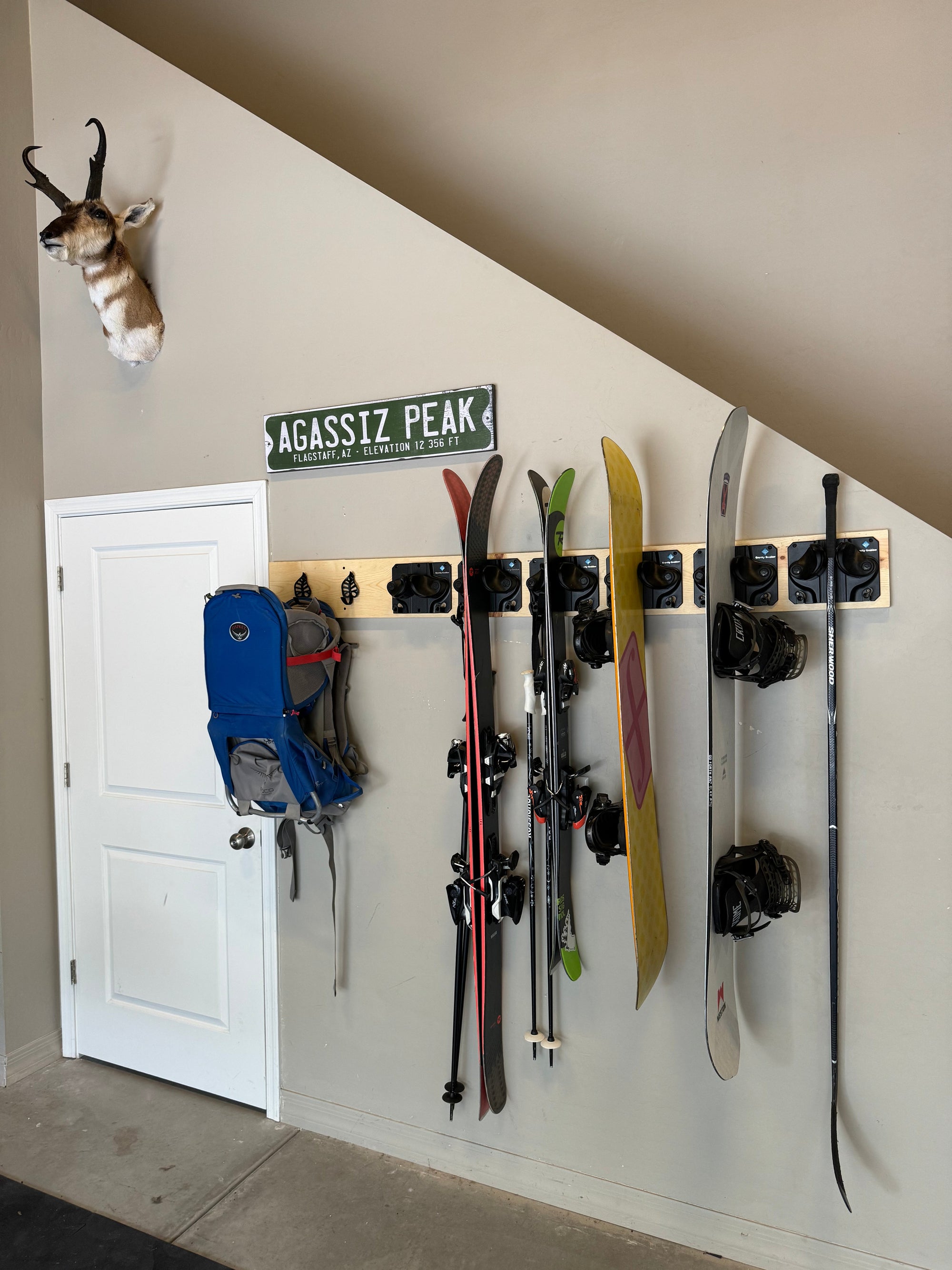 Wall Shelving with Hooks: When It Works—and When You Might Need More Flexibility
