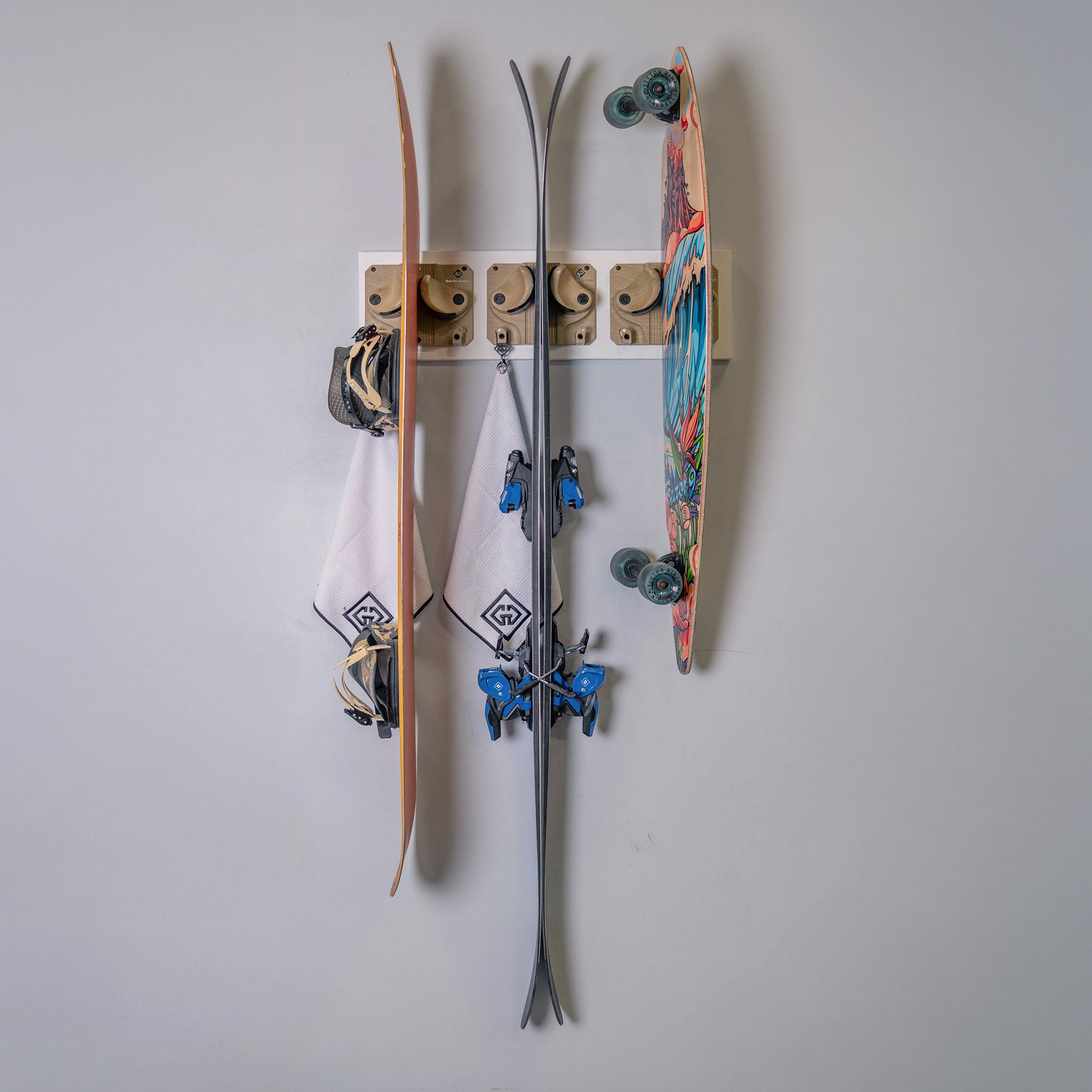 White Mounting Board - Gravity Grabber®