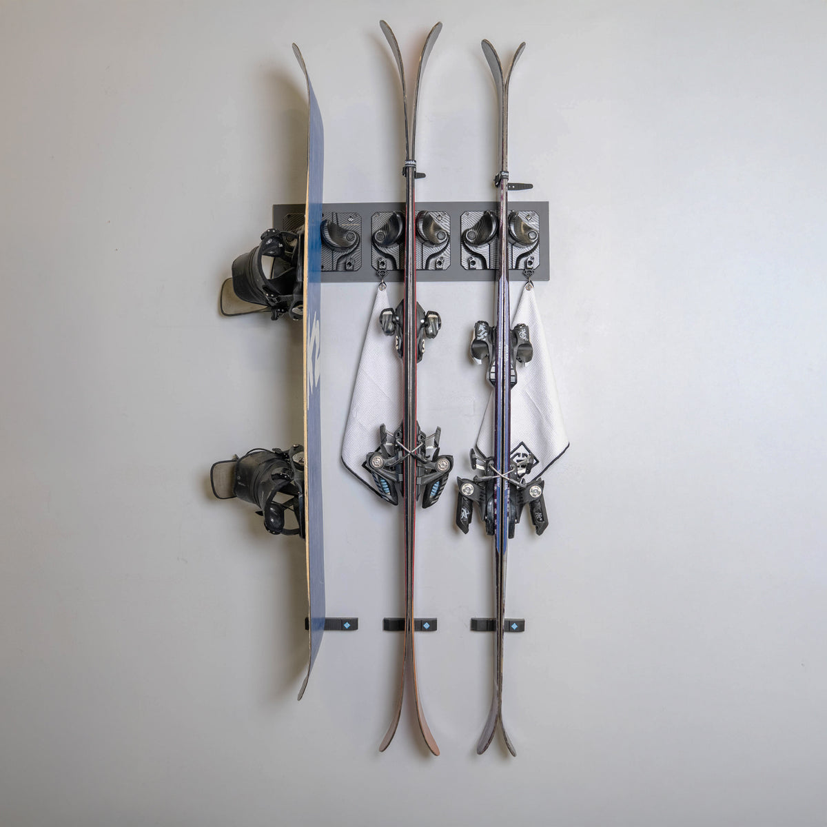 Graphite Mounting Board - Gravity Grabber®