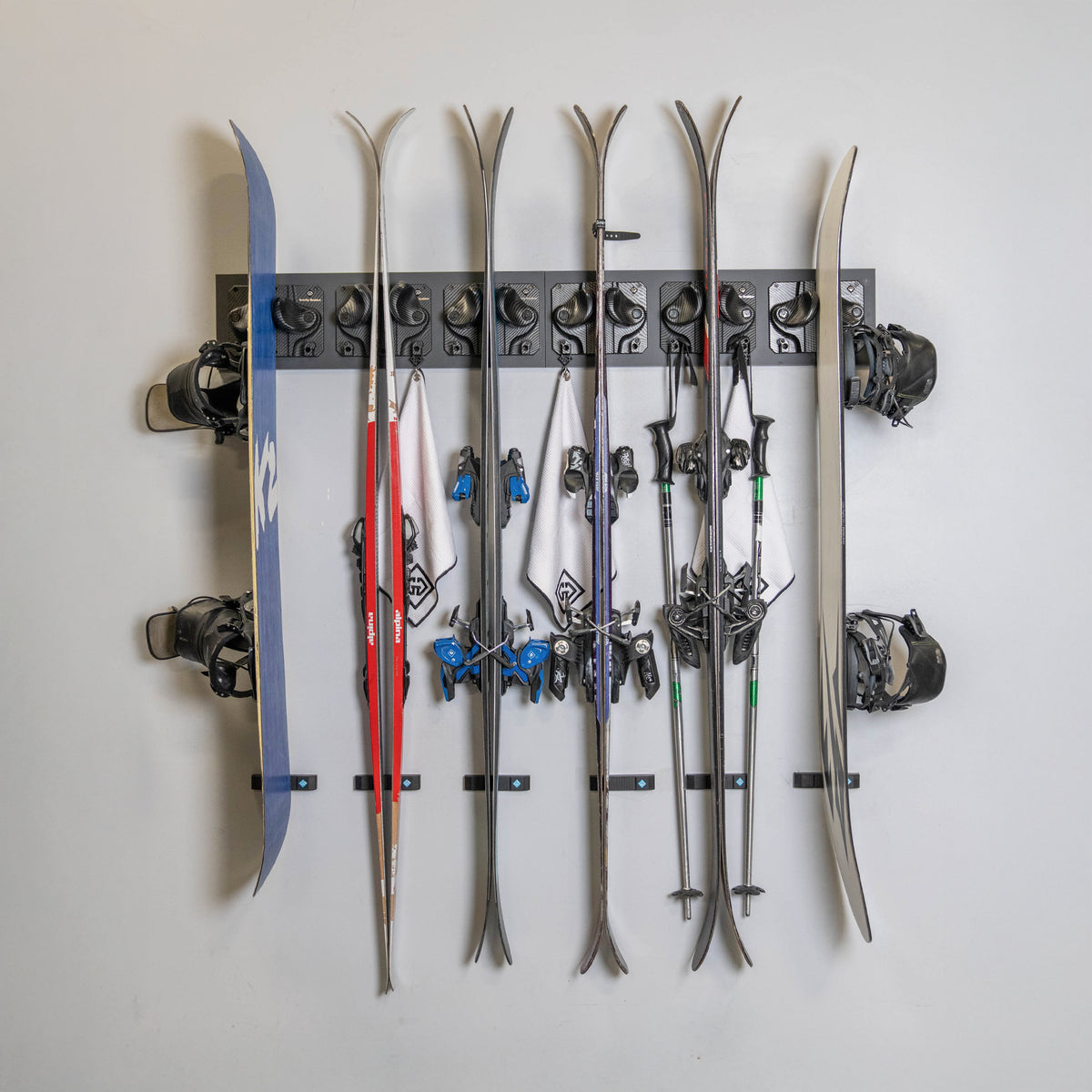 Graphite Mounting Board - Gravity Grabber®