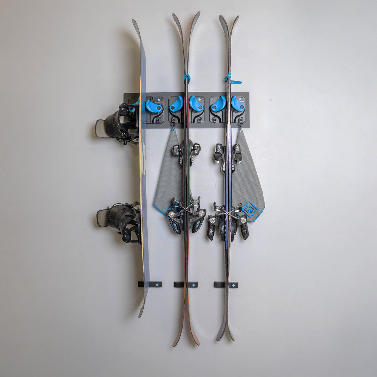 Graphite Mounting Board - Gravity Grabber®