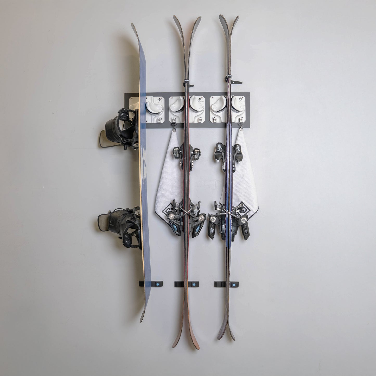 Graphite Mounting Board - Gravity Grabber®