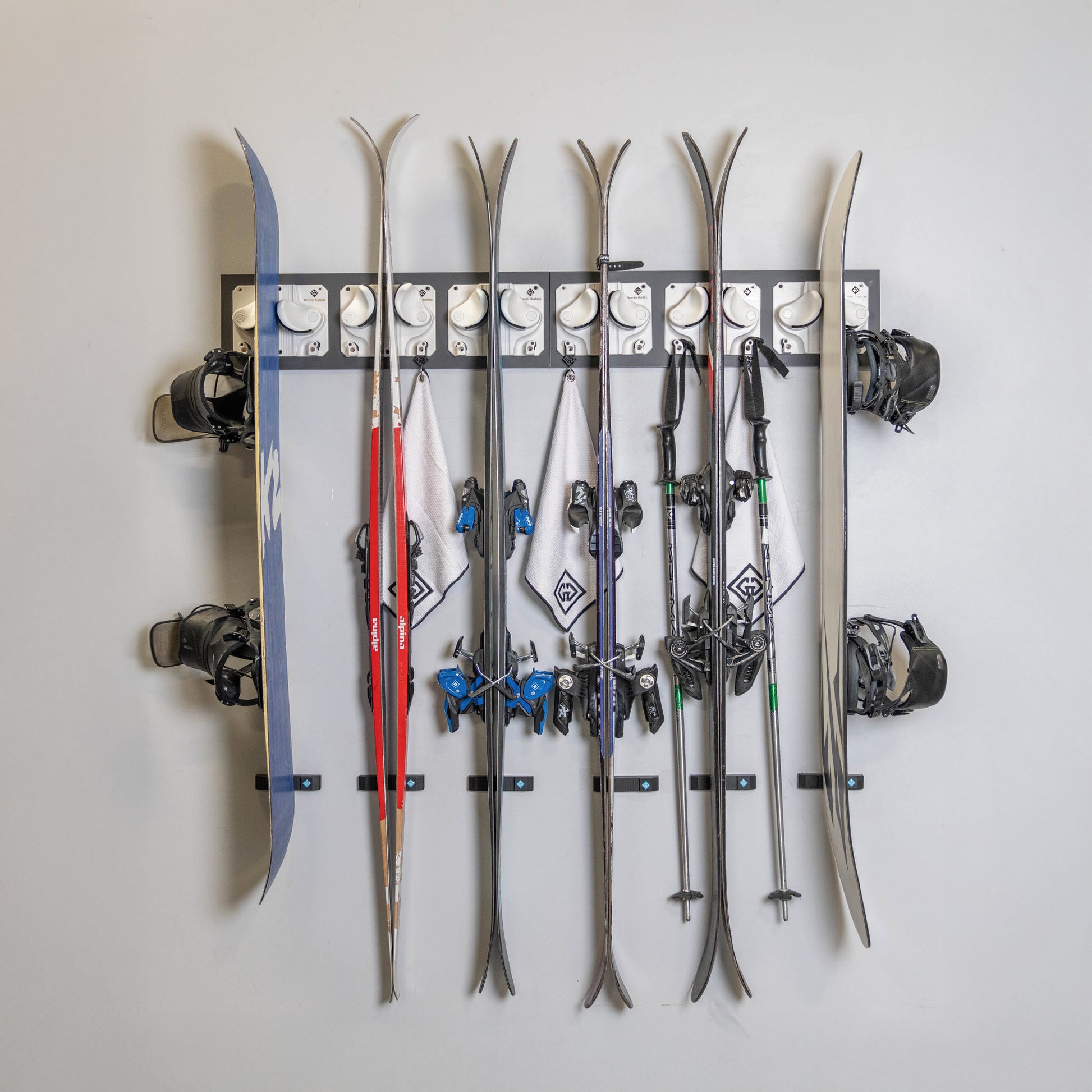 Graphite Mounting Board - Gravity Grabber®