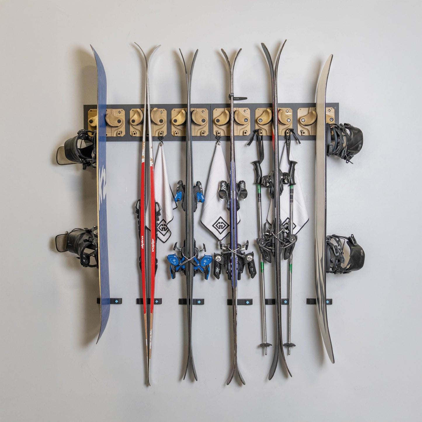 Graphite Mounting Board - Gravity Grabber®
