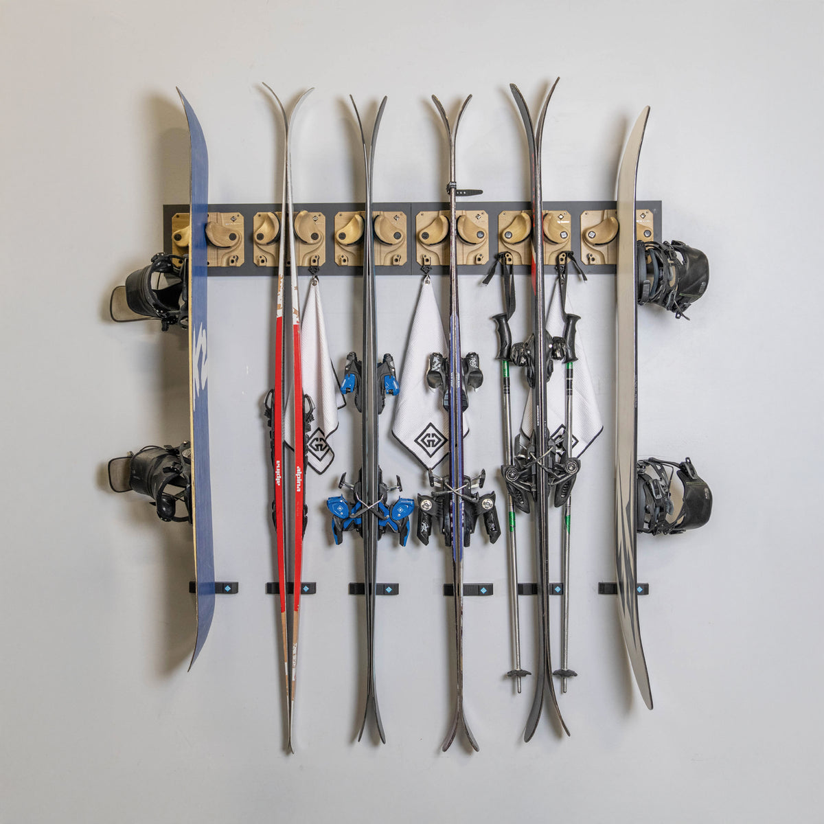 Graphite Mounting Board - Gravity Grabber®