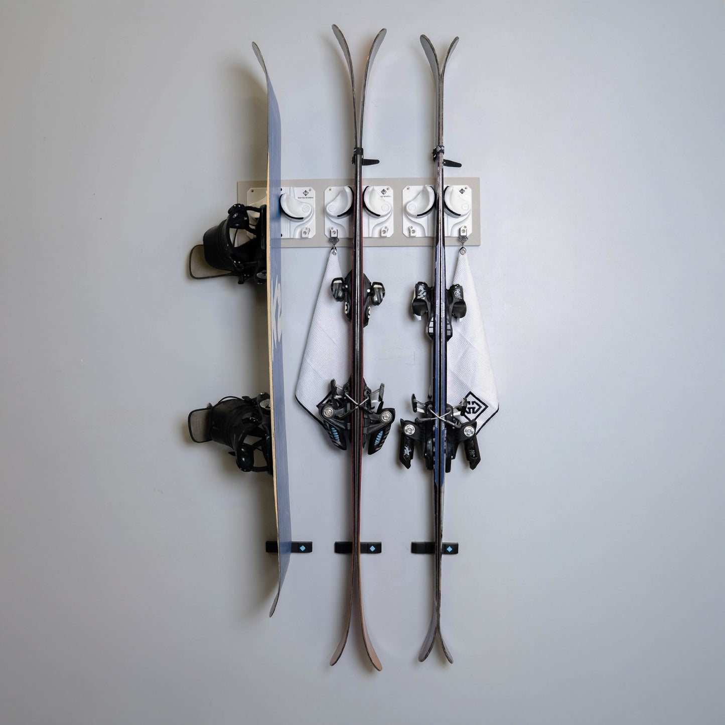 Slate Mounting Board - Gravity Grabber®