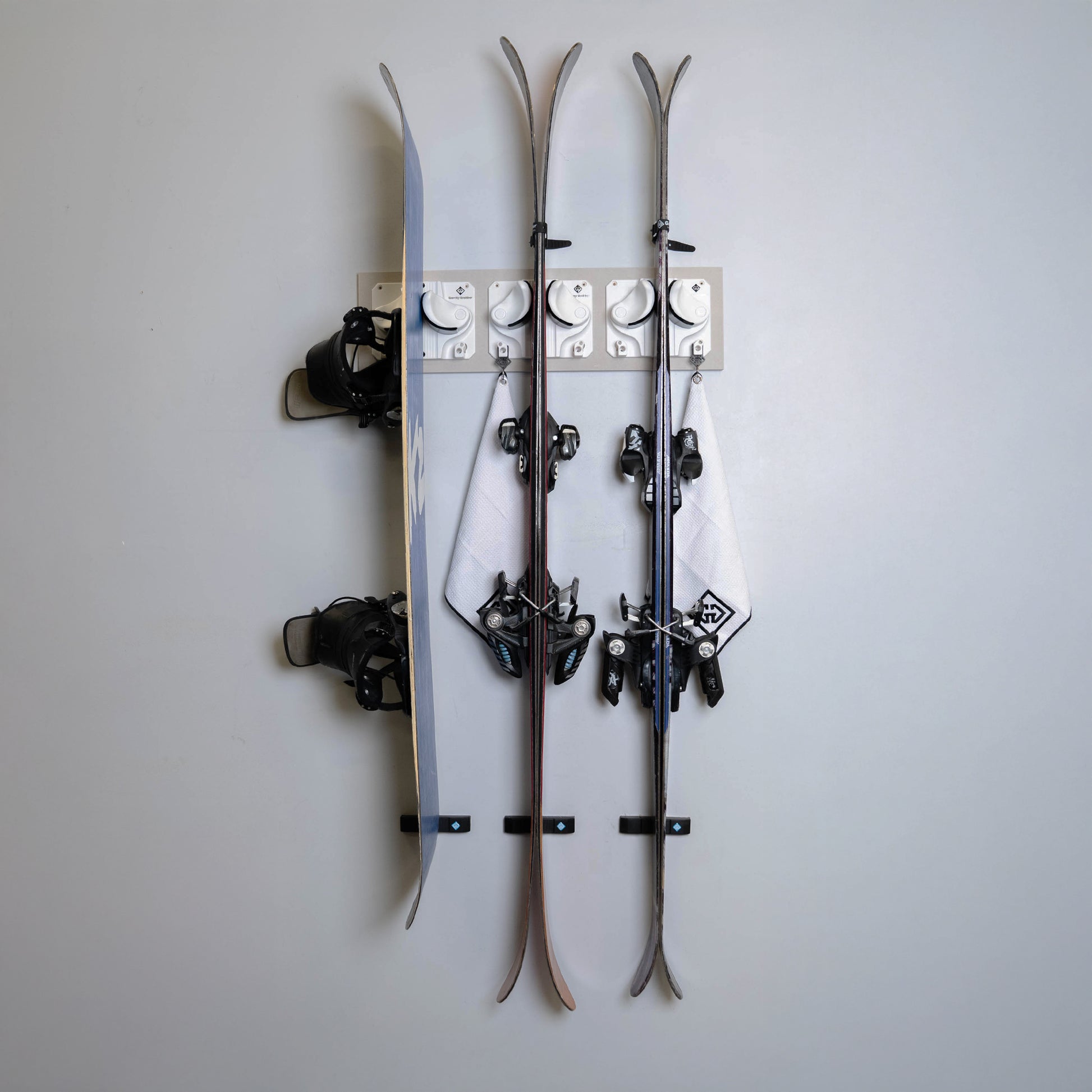 Slate Mounting Board - Gravity Grabber®