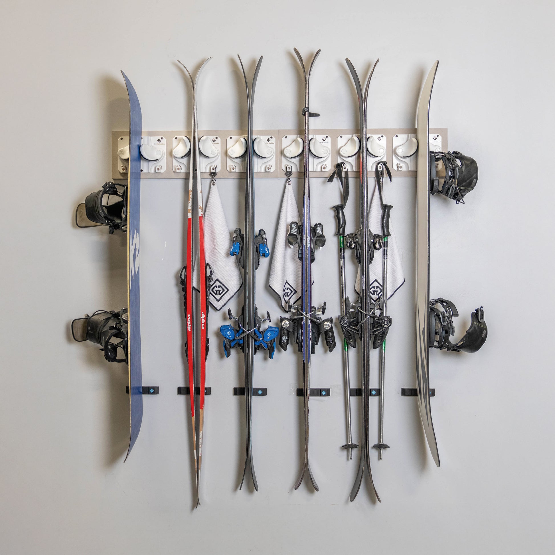 Slate Mounting Board - Gravity Grabber®