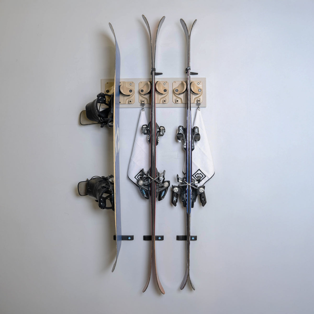 Slate Mounting Board - Gravity Grabber®